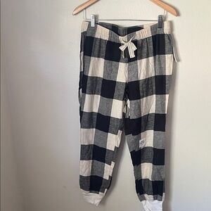 Old Navy Black & Cream Buffalo Plaid Jogger Pants
